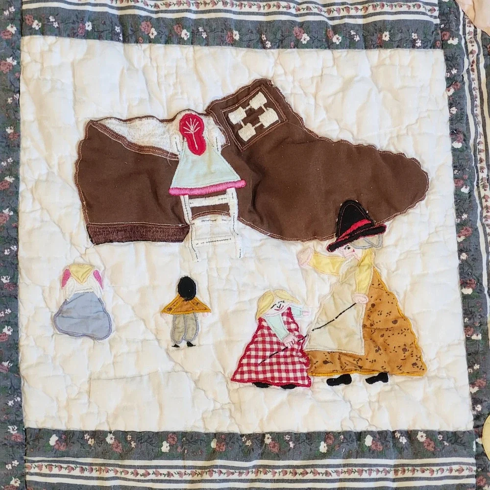 Vintage Handmade Mother Goose Nursery Rhymes Quilt Storybook Appliques Patchwork